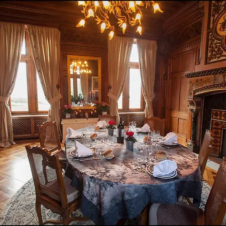 Chateau De La Riviere Nocleg ze śniadaniem 4*