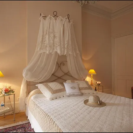 Chateau De La Riviere Nocleg ze śniadaniem 4*