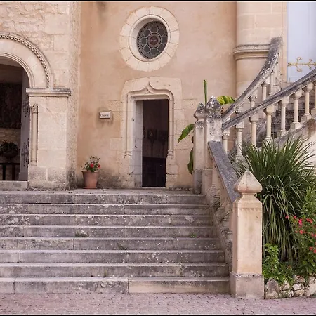 Chateau De La Riviere 4*