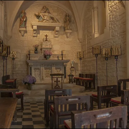 Chateau De La Riviere 4*