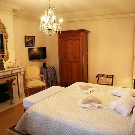 Chateau De La Riviere * La Riviere (Gironde)