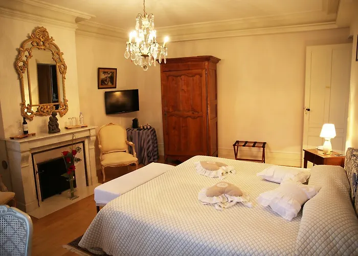 Chateau De La Riviere * La Riviere (Gironde)