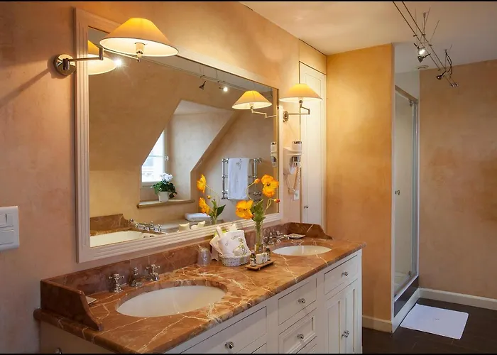 Chateau De La Riviere